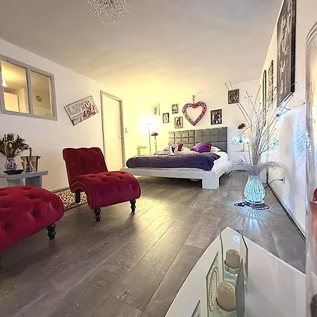 So Chic Romance Au Pied Du Chateau *